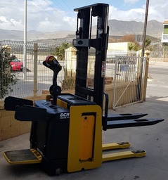 [50153] DCR1693Y - Apilador conductor montado euro