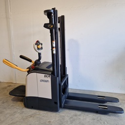 [52068] DCR0214C - Apilador conductor montado euro*